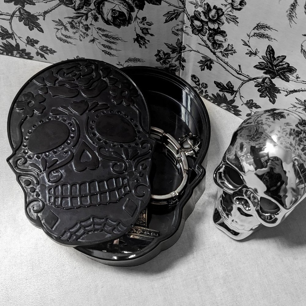 Large SUGAR SKULL Catch-All Dish • Black Resin Jewelry/Storage Box • Gothic Gift